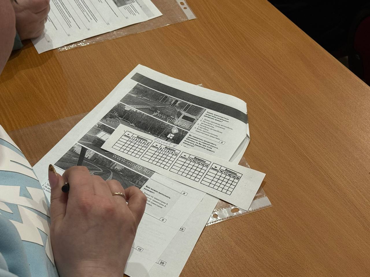 0000. Сотрудники Госавтоинспекции г. Ижевска приняли участие в составе жюри городского конкурса «Автоледи-педагог 2026» по автомобильному многоборью среди педагогических работников вместе с представителями автошколы 0000. Сотрудники Госавтоинспекции г. Ижевска приняли участие в составе жюри городского конкурса «Автоледи-педагог 2026» по автомобильному многоборью среди педагогических работников вместе с представителями автошколы