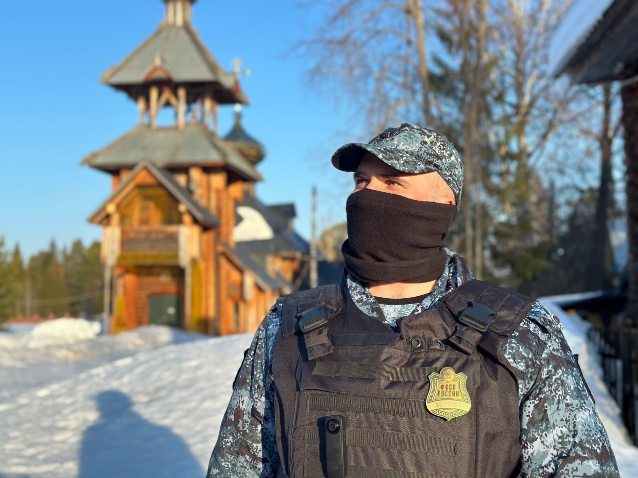 Судебные приставы Удмуртии изъяли более сотни старинных икон Судебные приставы Удмуртии изъяли более сотни старинных икон