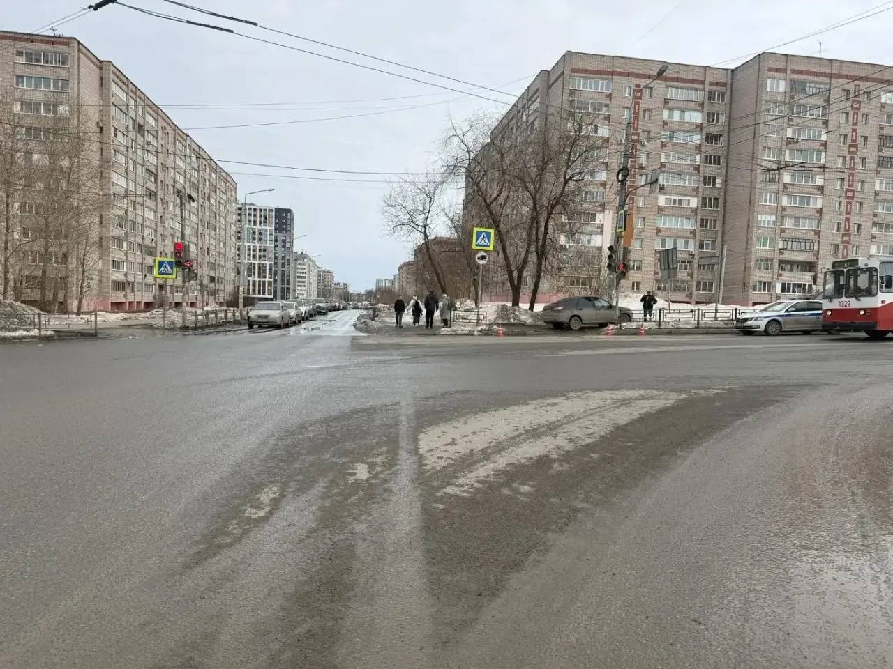 Внимание водителей: от правильности ваших действий на перекрёстках зависит жизнь пешеходов! Внимание водителей: от правильности ваших действий на перекрёстках зависит жизнь пешеходов!