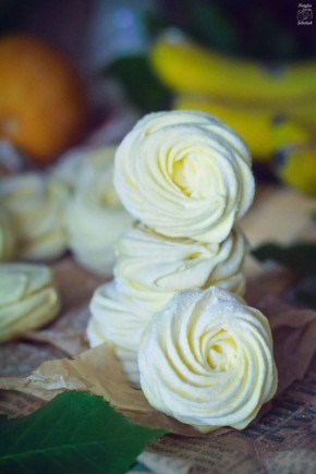 Идеальный десерт: легкий зефир с бананом и дыней для домашнего угощения