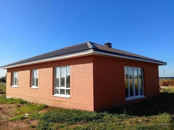 Александр Бречалов: 73 дома для трактористов, механизаторов, животноводов, работников птицефабрики, операторов машинного доения начнем строить в этом году на селе. Александр Бречалов: 73 дома для трактористов, механизаторов, животноводов, работников птицефабрики, операторов машинного доения начнем строить в этом году на селе.