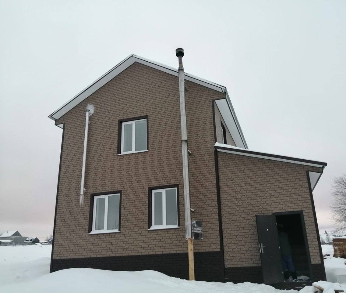 Александр Бречалов: 73 дома для трактористов, механизаторов, животноводов, работников птицефабрики, операторов машинного доения начнем строить в этом году на селе. Александр Бречалов: 73 дома для трактористов, механизаторов, животноводов, работников птицефабрики, операторов машинного доения начнем строить в этом году на селе.