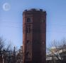 В Ижевске за ЦУМом, у музея Калашникова, стоит водонапорная башня 1915 года
