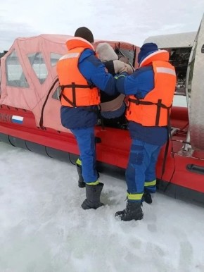 В Воткинске на пруду спасли ребенка и мужчину