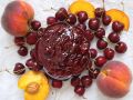 Нежный джем из черешни и персиков: как сохранить летний вкус на зиму
