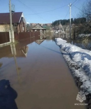 В Удмуртии в селе Яган и посёлке Игра 5 апреля произошло частичное подтопление придомовых территорий, сообщает пресс-служба МЧС Удмуртии