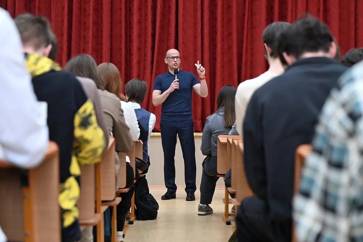 Александр Бречалов: Кадры не подбирать, а растить Александр Бречалов: Кадры не подбирать, а растить