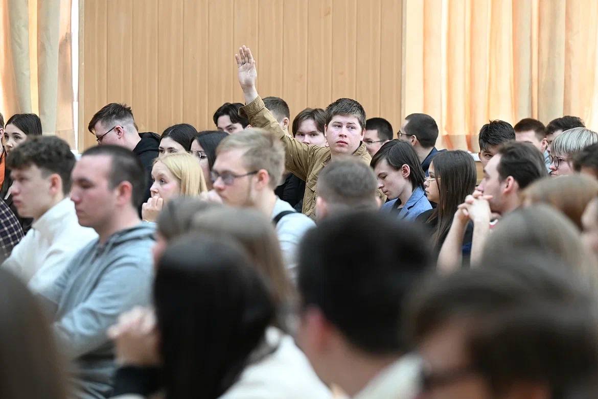 Александр Бречалов: Кадры не подбирать, а растить Александр Бречалов: Кадры не подбирать, а растить