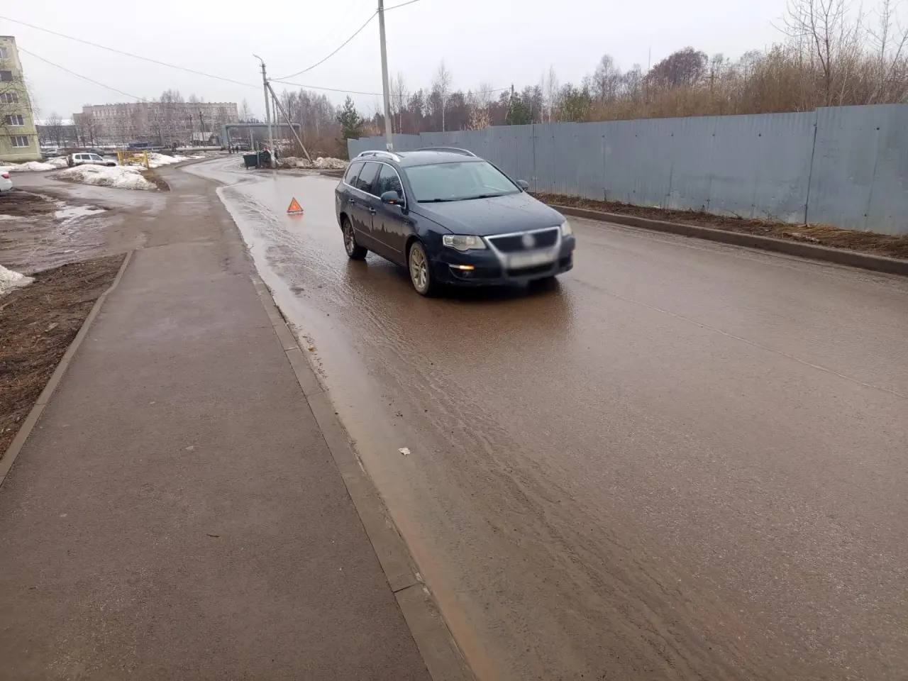 В пос. Игра в дорожной аварии травмирована девочка - пешеход В пос. Игра в дорожной аварии травмирована девочка - пешеход