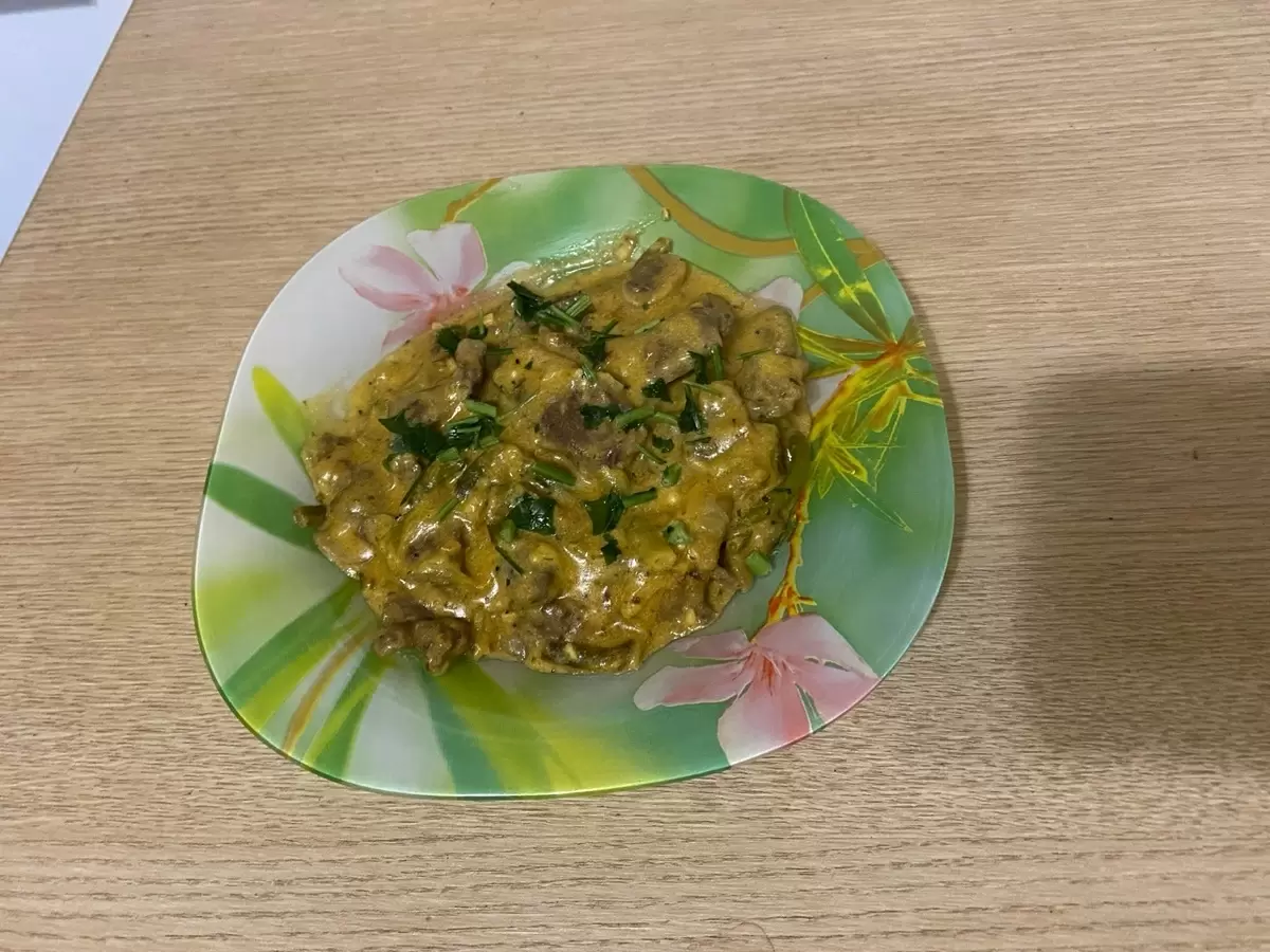 Бефстроганов из косули: уникальный рецепт в уютном сливочном соусе