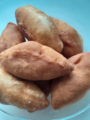 Пышные пирожки с зелёным луком и яйцом: настоящая находка для уютного чаепития