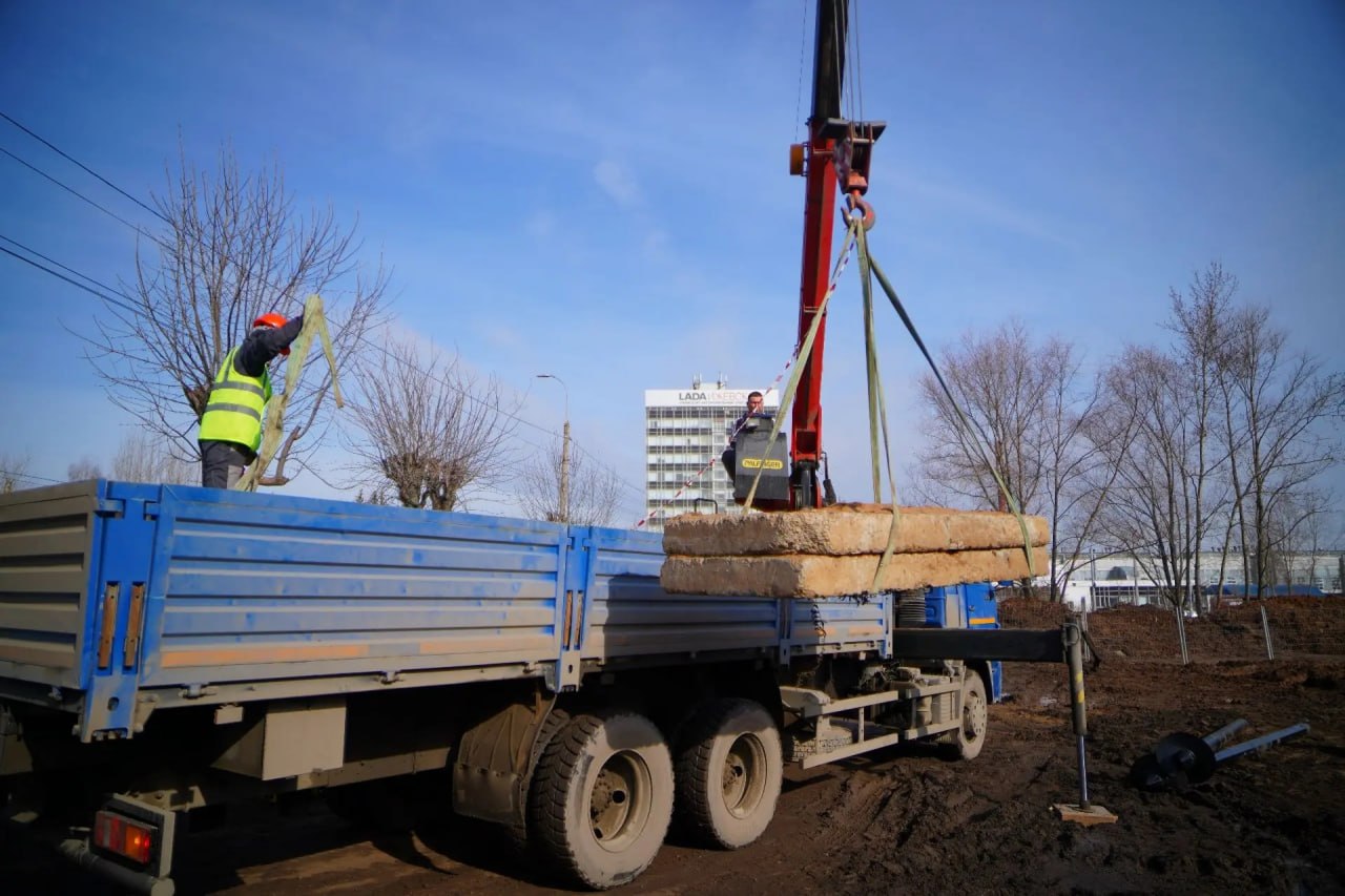 В ижевском «Ива-парке» забивают сваи под набережную и пирс В ижевском «Ива-парке» забивают сваи под набережную и пирс