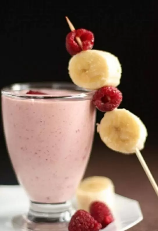 Сочный банановый коктейль: легкий рецепт для приятного вечера