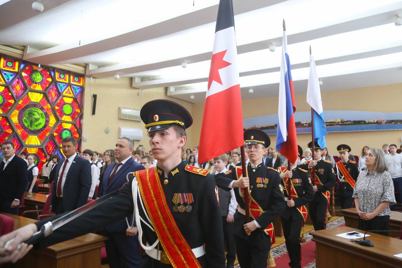 Накануне Дня основания Ижевска 40 юных активистов Движения Первых получили свои первые паспорта Накануне Дня основания Ижевска 40 юных активистов Движения Первых получили свои первые паспорта