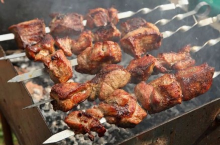 Ошибки, которые стоит избежать при мариновании шашлыка
