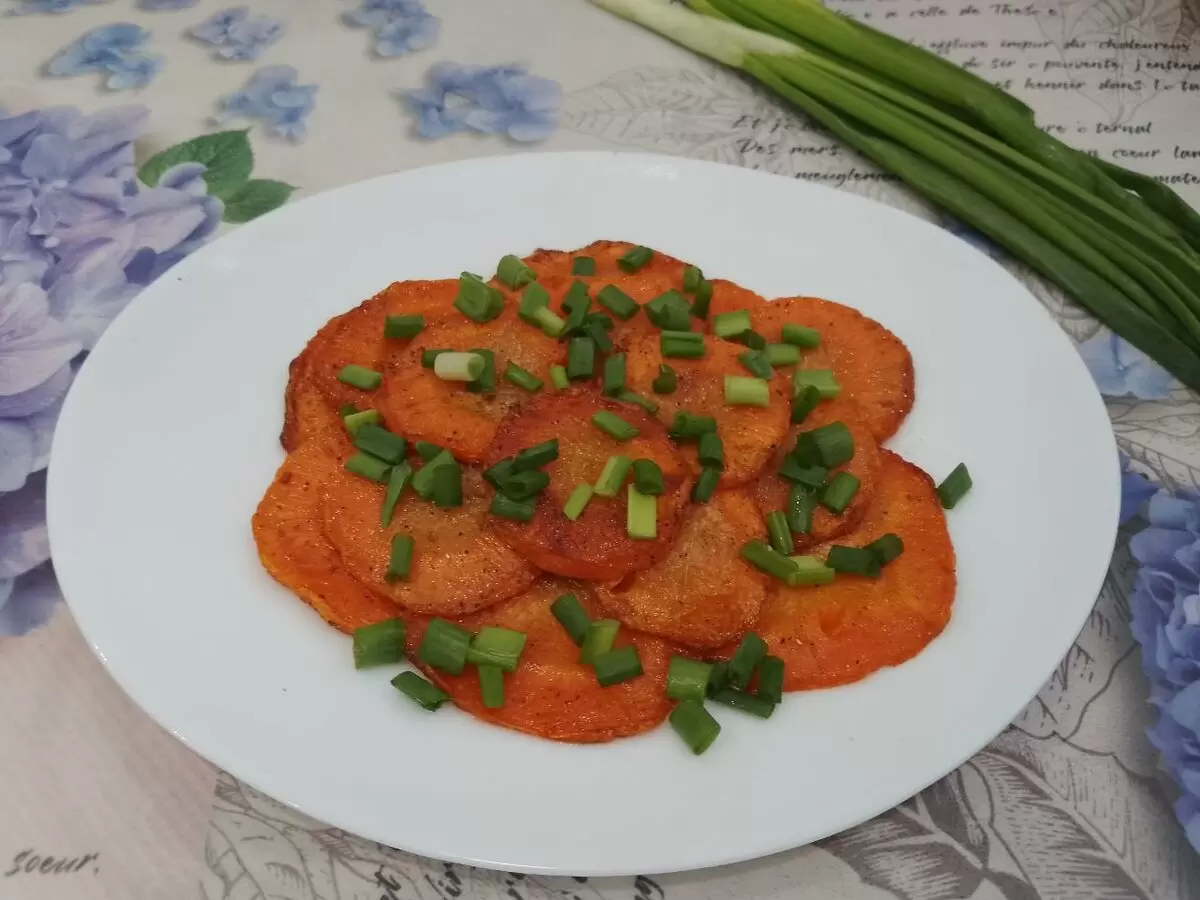 Жареная морковь в растительном масле: легко и сочно!