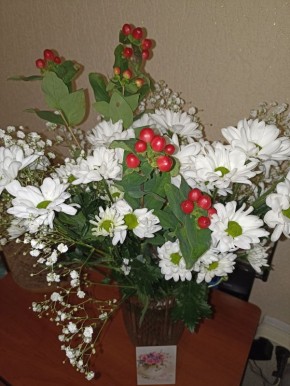 Тепло и забота: как дочкины цветы и вкусная горбуша сделали день особенным