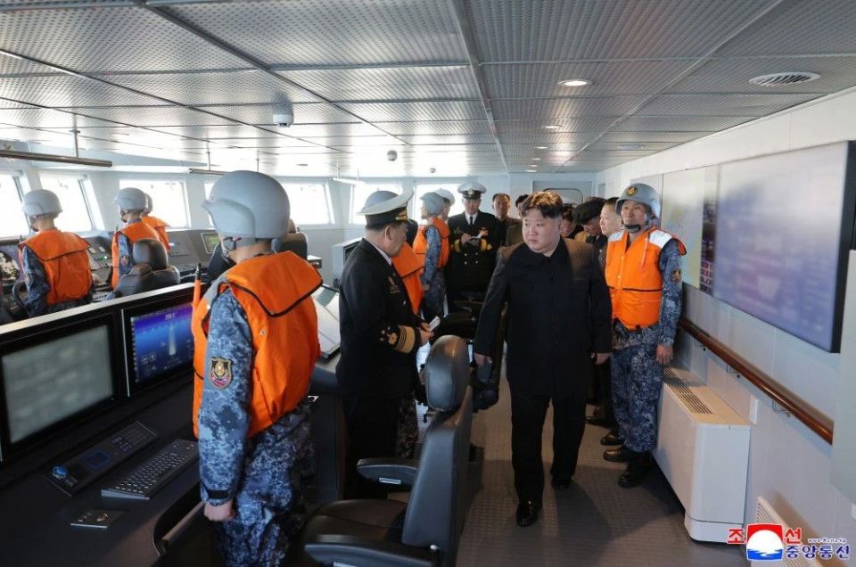 Первый эсминец КНДР вновь провел стрельбы Первый эсминец КНДР вновь провел стрельбы