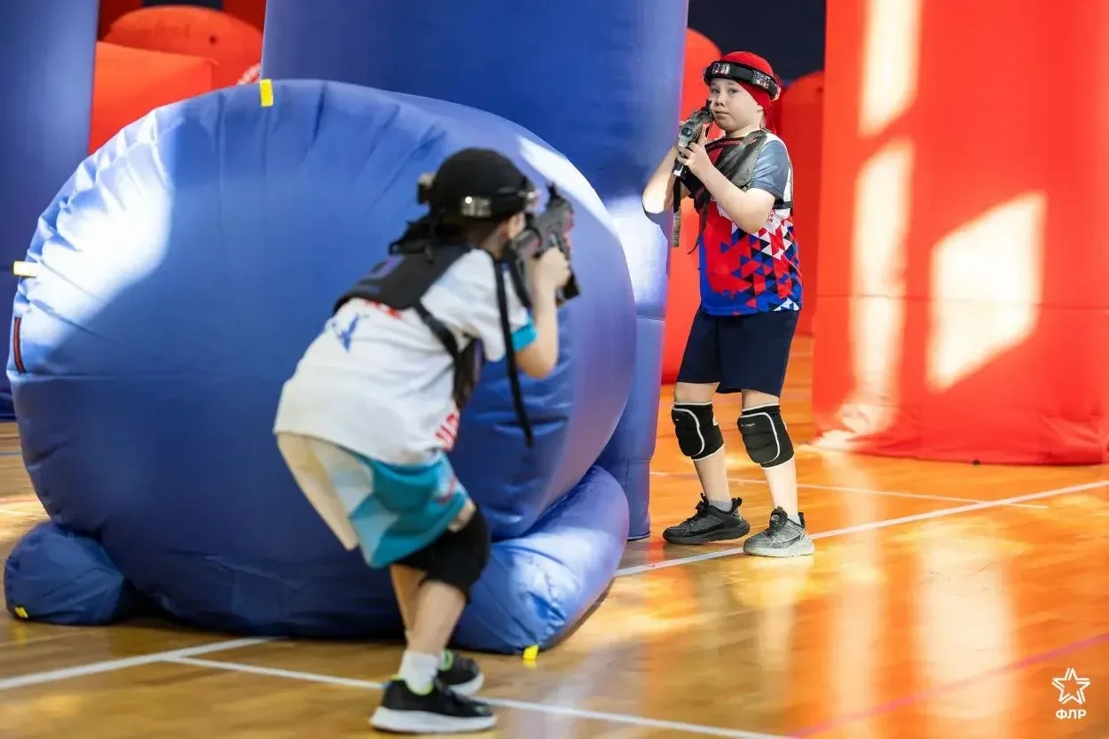 Команда ижевской школы № 76 - призер Всероссийского Чемпионата по лазерному бою Команда ижевской школы № 76 - призер Всероссийского Чемпионата по лазерному бою