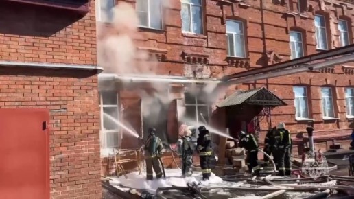 В Глазове загорелся цех ликёроводочного завода, сообщает ГУ МЧC России по Удмуртии