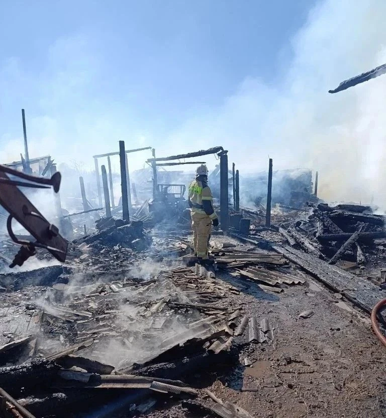 Три человека спаслись на пожаре в Кезском районе Три человека спаслись на пожаре в Кезском районе
