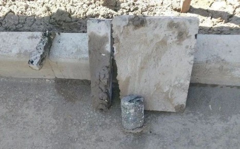 Прочность дорожного основания на улице Удмуртской в Ижевске проверили с помощью испытательных установок федеральные эксперты