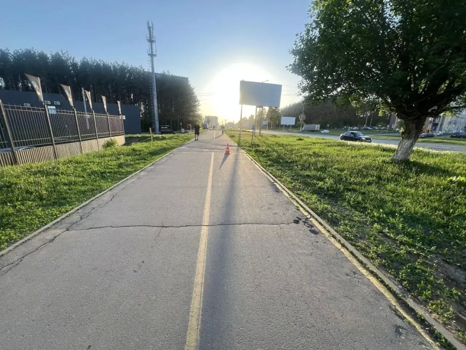 В г. Ижевске на велодорожке несовершеннолетний водитель электросамоката совершил наезд на велосипедиста В г. Ижевске на велодорожке несовершеннолетний водитель электросамоката совершил наезд на велосипедиста