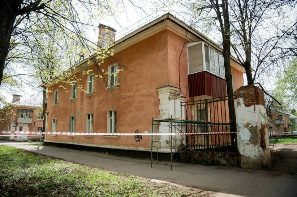 В центре Глазове и Ижевска «переоденут» фасады домов В центре Глазове и Ижевска «переоденут» фасады домов