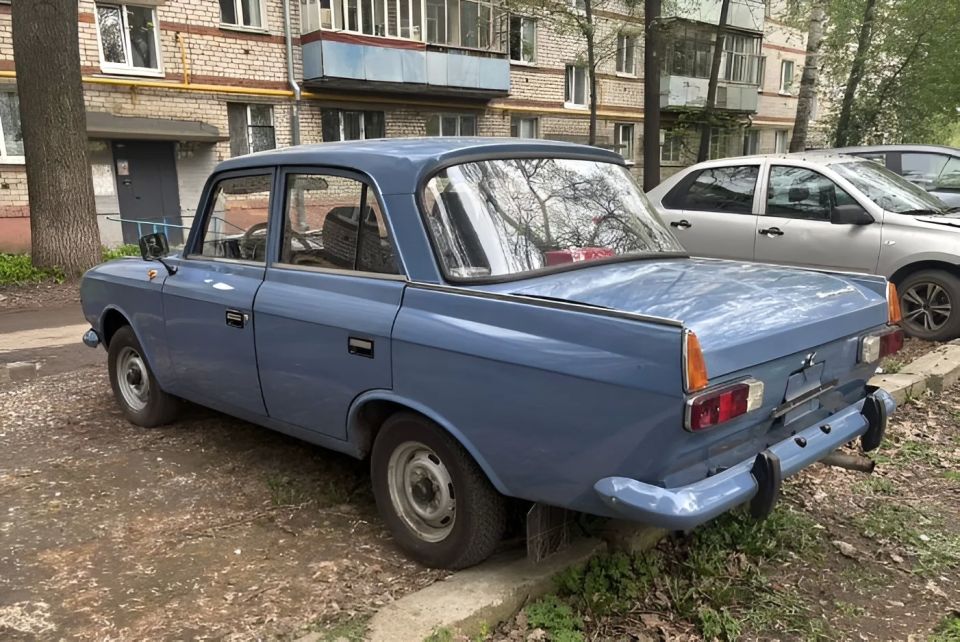 В Ижевске продают «Москвич-412» 1997 года выпуска в идеальном состоянии В Ижевске продают «Москвич-412» 1997 года выпуска в идеальном состоянии