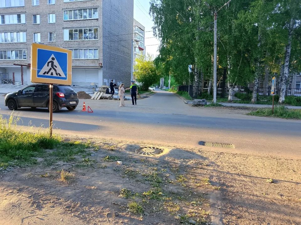 25 мая 2026 года, около 19 часов 24 минут на улице Т. Барамзиной, напротив дома № 6 в г. Глазове, водитель автомобиля «Рено Сандеро» - 49-летняя женщина, совершила наезд на пешехода - 64-летнюю женщину, переходившую проезжую...