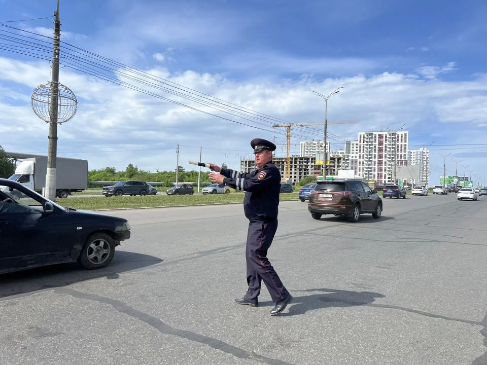 Госавтоинспекция и Федеральная служба судебных приставов Удмуртии провели совместный рейд Госавтоинспекция и Федеральная служба судебных приставов Удмуртии провели совместный рейд