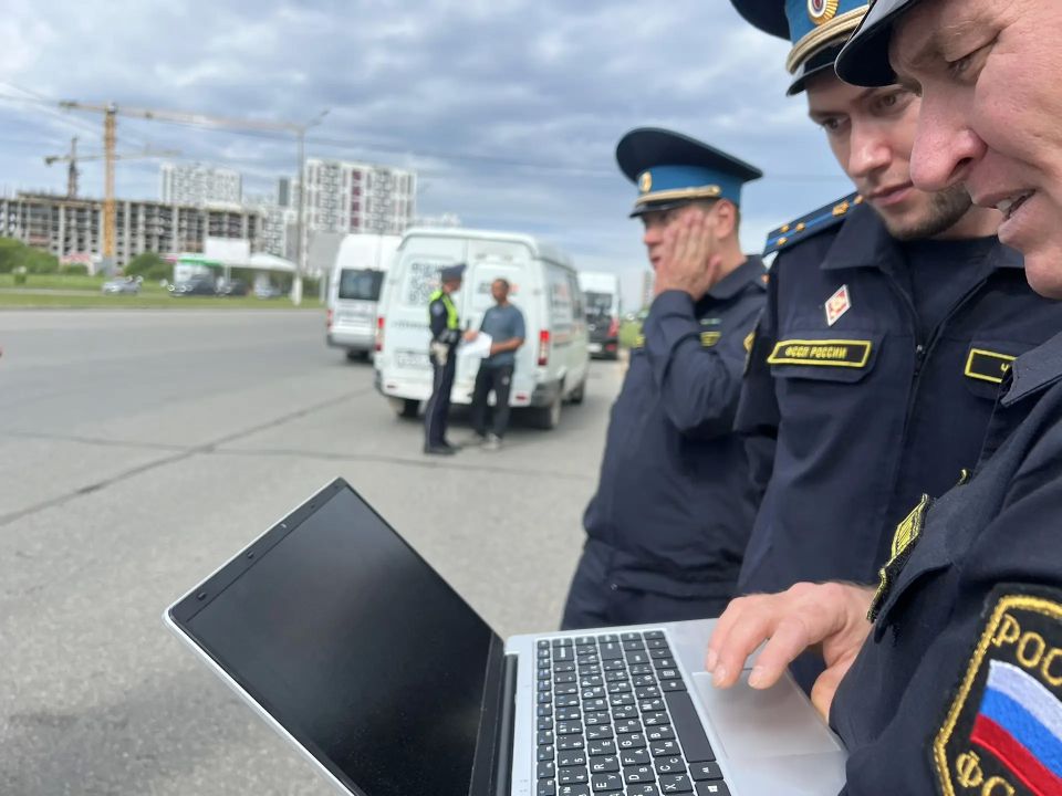 Госавтоинспекция и Федеральная служба судебных приставов Удмуртии провели совместный рейд Госавтоинспекция и Федеральная служба судебных приставов Удмуртии провели совместный рейд