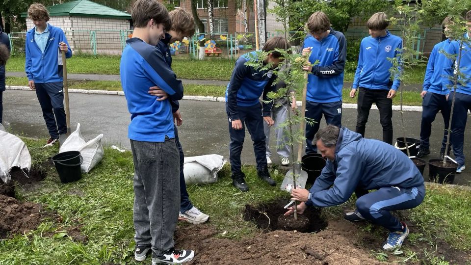 Юные футболисты «Зенит-Ижевск» приняли участие в международной акции «Сад памяти»