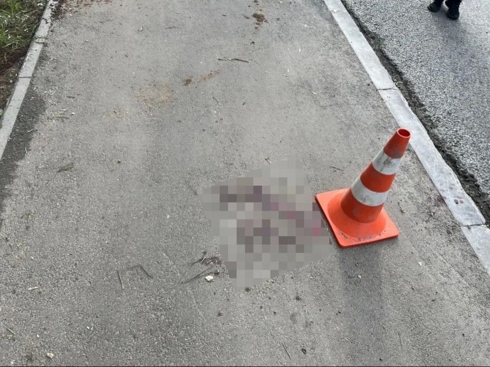 Наезд электровелосипедиста на пешехода на тротуаре: пострадали оба Наезд электровелосипедиста на пешехода на тротуаре: пострадали оба