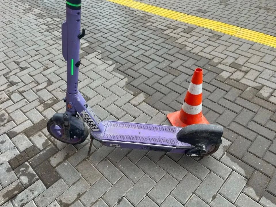 12-летний водитель электросамоката сбил девушку на тротуаре 12-летний водитель электросамоката сбил девушку на тротуаре