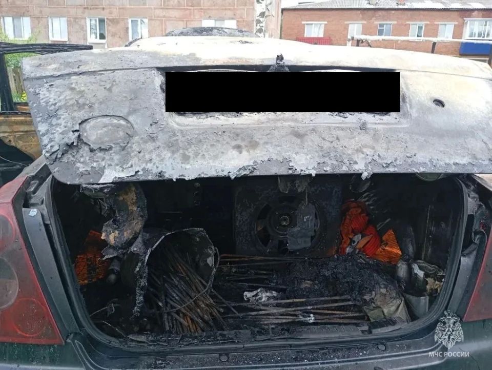 Автомобиль сгорел из-за сварочных работ в Удмуртии Автомобиль сгорел из-за сварочных работ в Удмуртии