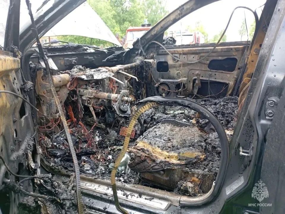Автомобиль сгорел из-за сварочных работ в Удмуртии Автомобиль сгорел из-за сварочных работ в Удмуртии
