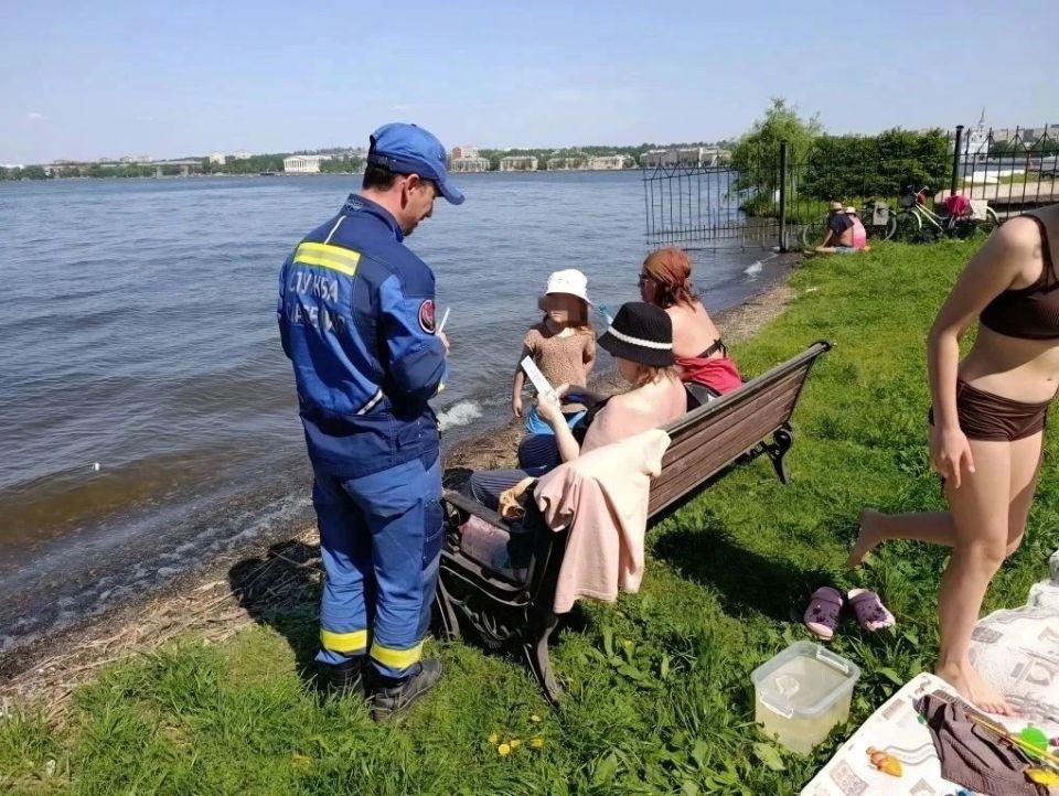 Правительство УР утвердило комплекс мер по безопасности на воде в купальный сезон 2026 года Правительство УР утвердило комплекс мер по безопасности на воде в купальный сезон 2026 года