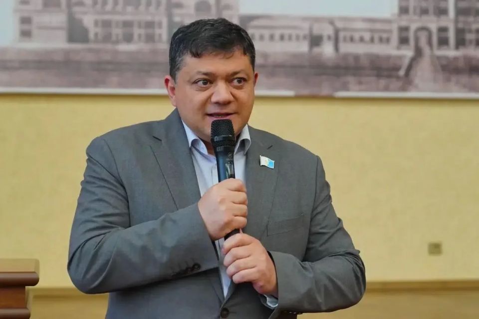 Седьмой год подряд ученики школ Союзного избирательного округа поощряются именной стипендией депутата фракции #ЕдинаяРоссия, председателя постоянной комиссии по социальной политике и делам ветеранов Гордумы Ижевска Бахруза... Седьмой год подряд ученики школ Союзного избирательного округа поощряются именной стипендией депутата фракции #ЕдинаяРоссия, председателя постоянной комиссии по социальной политике и делам ветеранов Гордумы Ижевска Бахруза...