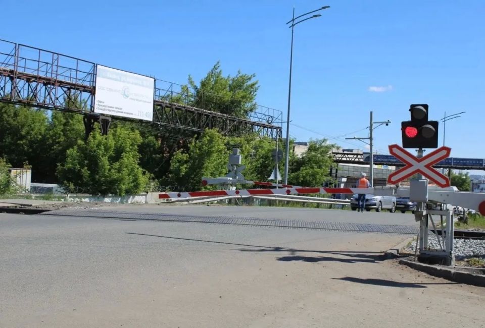 Железнодорожный переезд – объект повышенной опасности, требующий внимательности и строгого соблюдения правил Железнодорожный переезд – объект повышенной опасности, требующий внимательности и строгого соблюдения правил