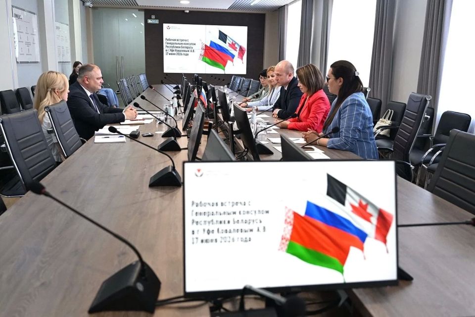 Открытие генеральных консульств Белоруссии в соседних с Удмуртией регионах — Татарстане и Башкирии будет способствовать развитию партнерских отношений между республиками Открытие генеральных консульств Белоруссии в соседних с Удмуртией регионах — Татарстане и Башкирии будет способствовать развитию партнерских отношений между республиками