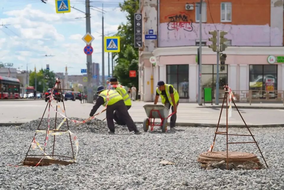 На одной из исторических улиц Ижевска близится к завершению ремонт тротуаров На одной из исторических улиц Ижевска близится к завершению ремонт тротуаров