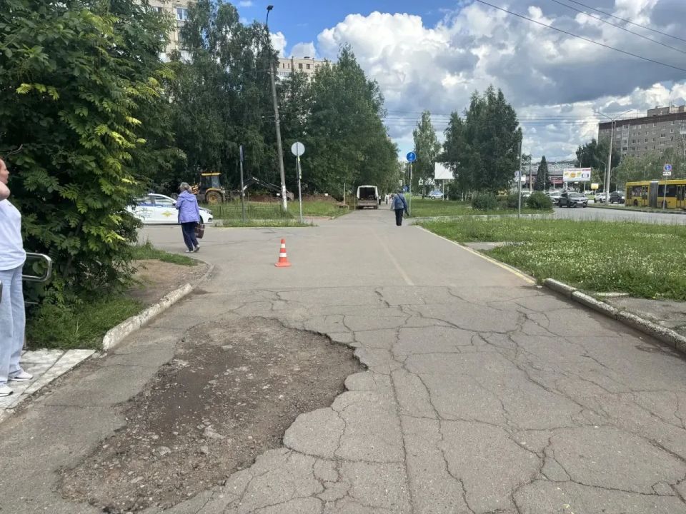 В г. Ижевске 11-летний водитель электросамоката совершил наезд на пешехода В г. Ижевске 11-летний водитель электросамоката совершил наезд на пешехода