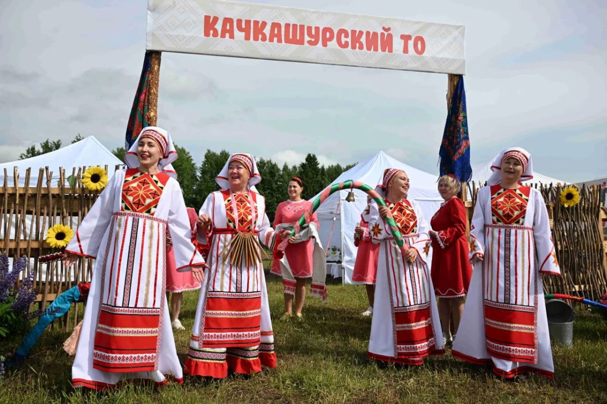 В деревне Кочищево в Глазовском районе республики 20 июня прошел национальный праздник «Гербер» В деревне Кочищево в Глазовском районе республики 20 июня прошел национальный праздник «Гербер»