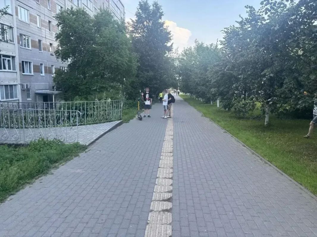 В Ижевске 15-летний парень на кикшеринговом самокате сбил пешехода