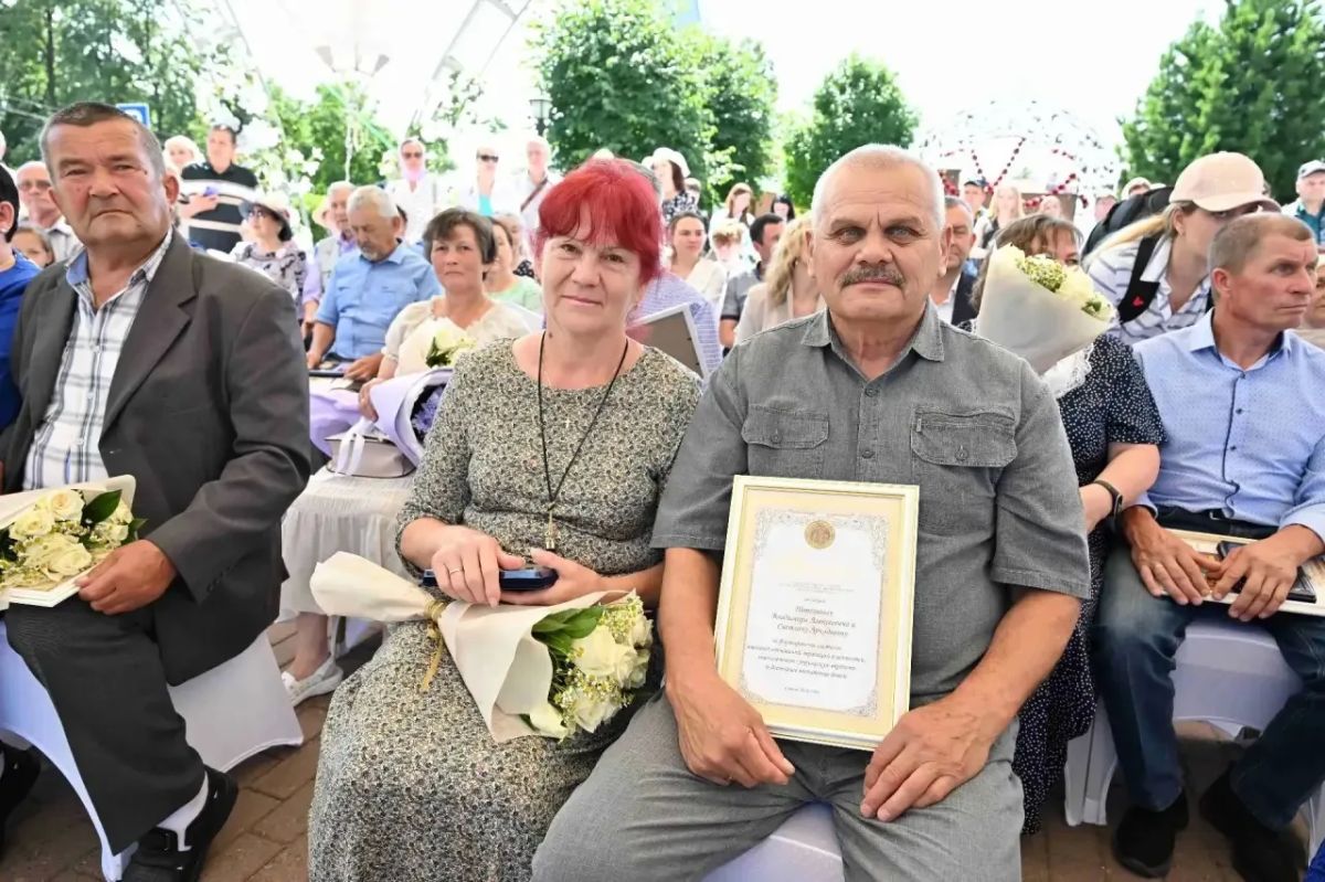 Александр Бречалов: 16 ребят – родных и приемных – воспитали Владимир Михайлович и Екатерина Владимировна Русских Александр Бречалов: 16 ребят – родных и приемных – воспитали Владимир Михайлович и Екатерина Владимировна Русских