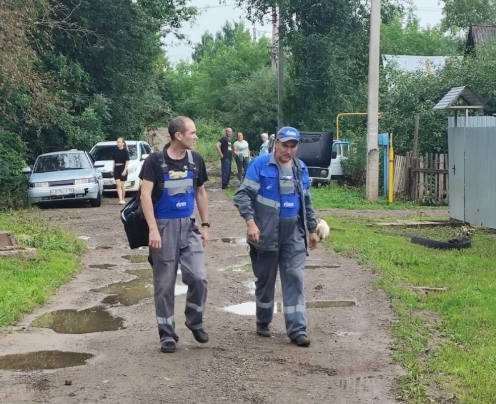 Подтопленные дома в Глазове начали подключать к свету и газу Подтопленные дома в Глазове начали подключать к свету и газу