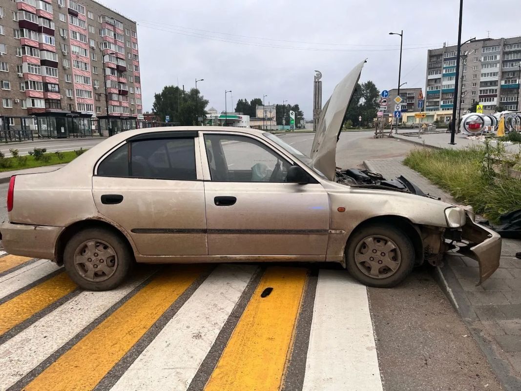 Пьяный водитель стал виновником ДТП в Сарапуле: травмы получили трое пассажиров 18 июля 2026 года, около 2 часов 15 минут, на перекрестке улиц Азина и Дубровская в г. Сарапуле, 28-летний водитель автомобиля «Хендэ Акцент»... Пьяный водитель стал виновником ДТП в Сарапуле: травмы получили трое пассажиров 18 июля 2026 года, около 2 часов 15 минут, на перекрестке улиц Азина и Дубровская в г. Сарапуле, 28-летний водитель автомобиля «Хендэ Акцент»...