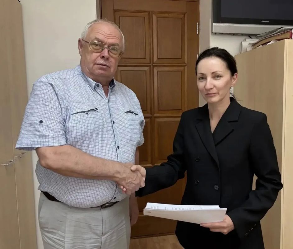 21 июля Избирательная комиссия Удмуртской Республики приняла документы от Борониной Ии Юрьевны, кандидата, выдвинутого политической партией «Политическая партия «Российская объединенная демократическая партия «ЯБЛОКО» по...