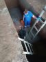 В Воткинске спасатели вытащили упавшего в смотровую яму мужчину